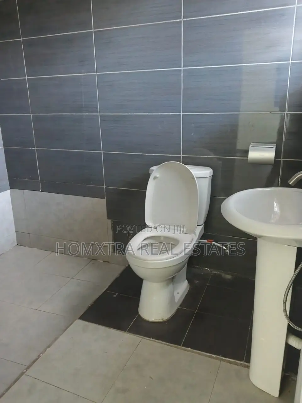 3bdrm Apartment in Homxtra Real Estates, Last Stop for rent