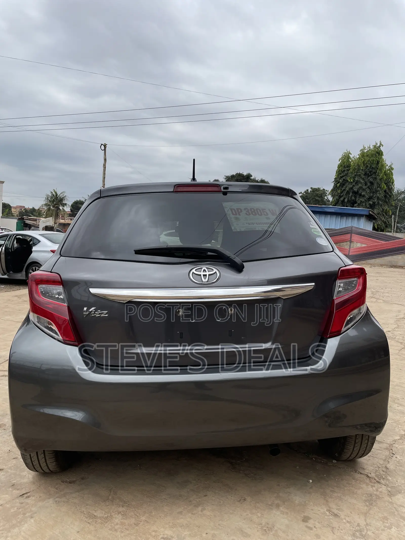 Toyota Vitz 1.3 FWD 5dr 2015 Gray