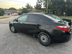 Toyota Corolla 2016 Black