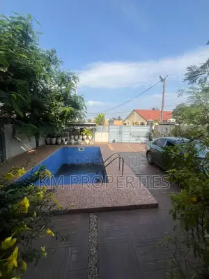4bdrm Mansion in North Legon for sale