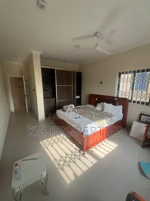 4bdrm Mansion in North Legon for sale