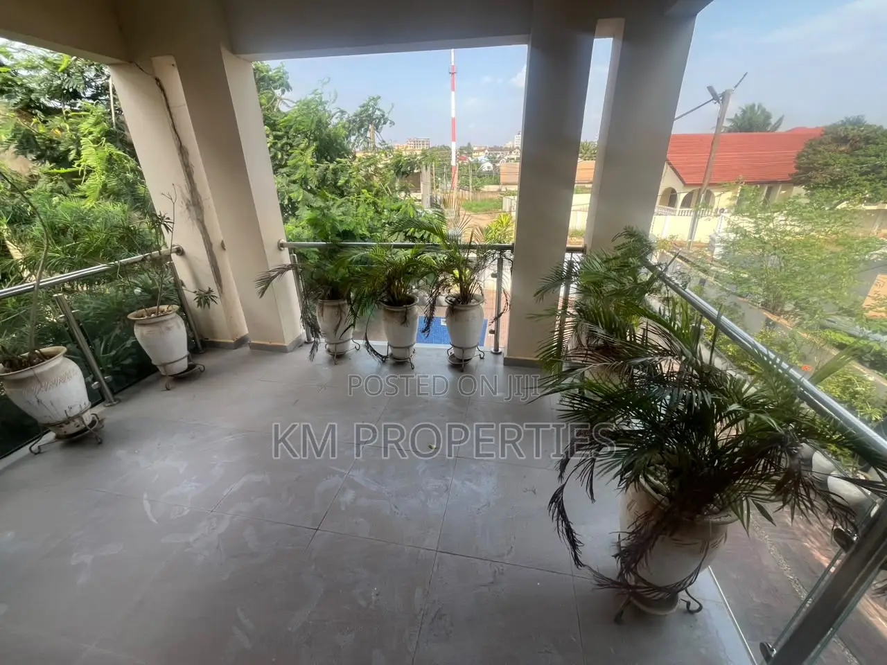 4bdrm Mansion in North Legon for sale