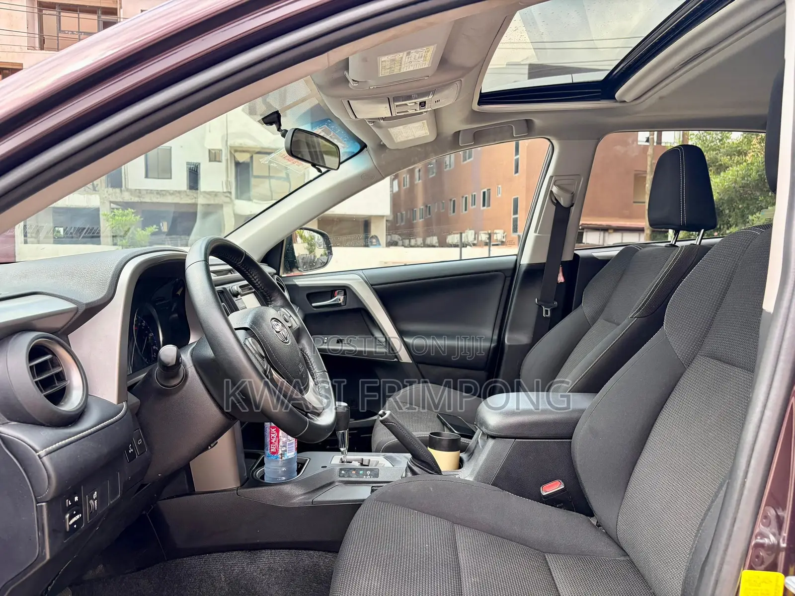 Toyota RAV4 XLE 4dr SUV (2.5L 4cyl 6A) 2018 Brown