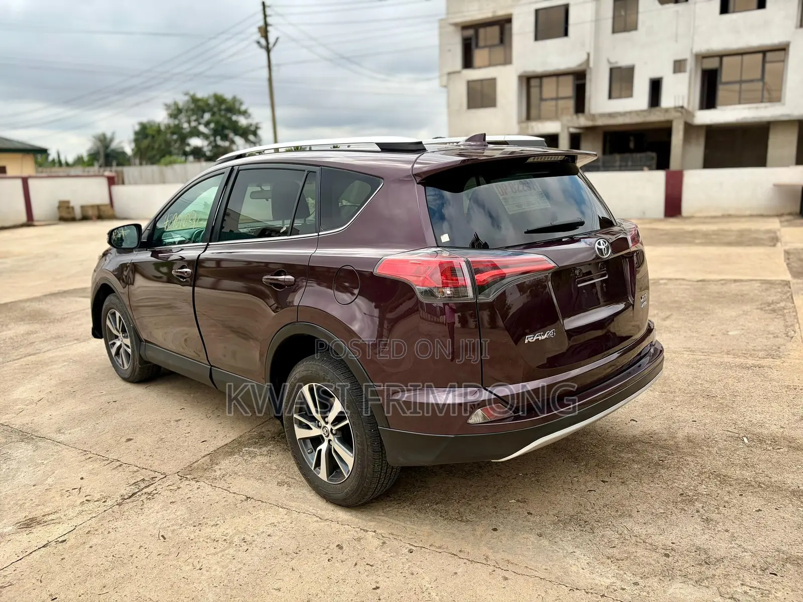 Toyota RAV4 XLE 4dr SUV (2.5L 4cyl 6A) 2018 Brown