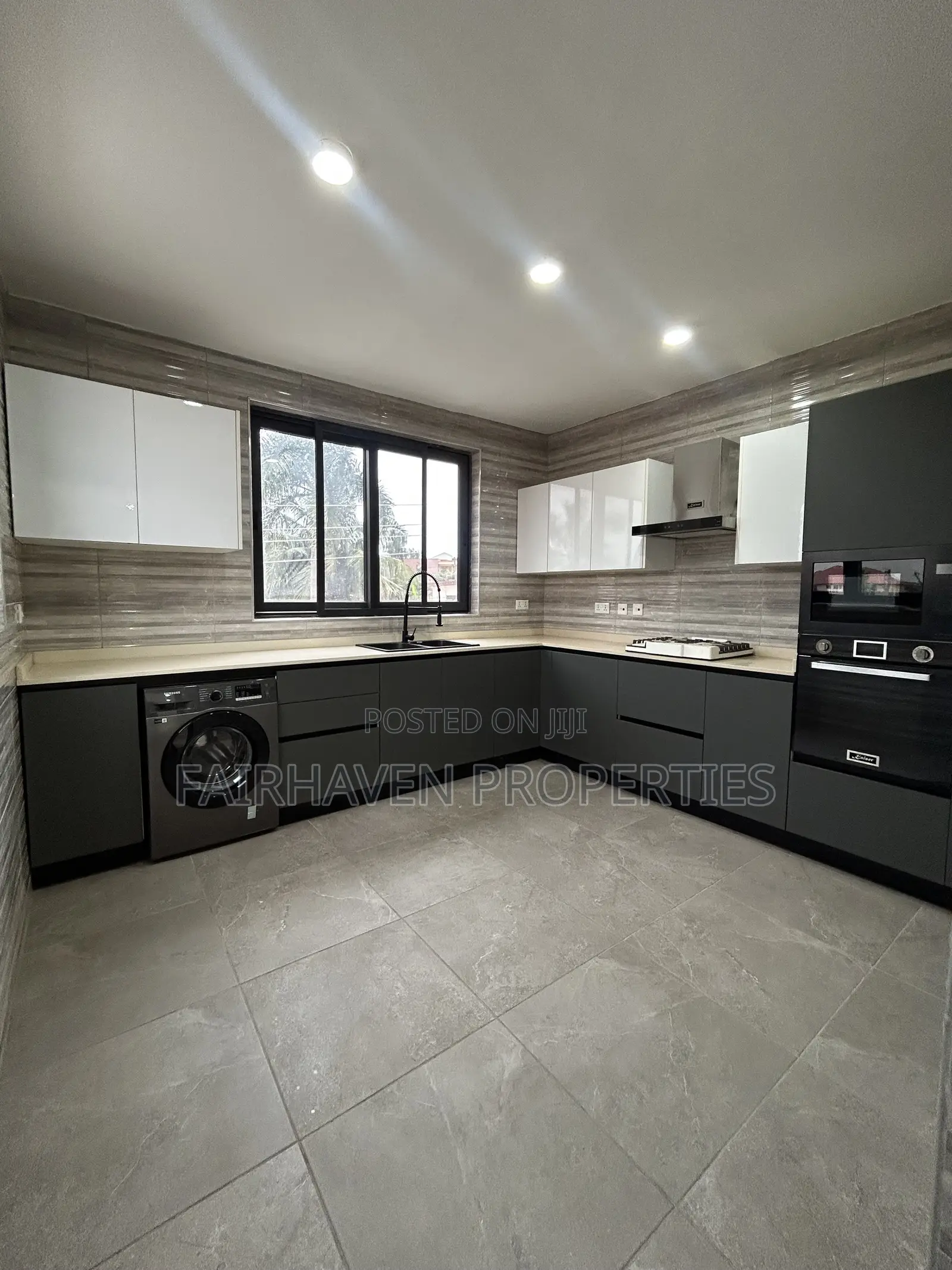 3bdrm Apartment in A&C Mall, East Legon for rent