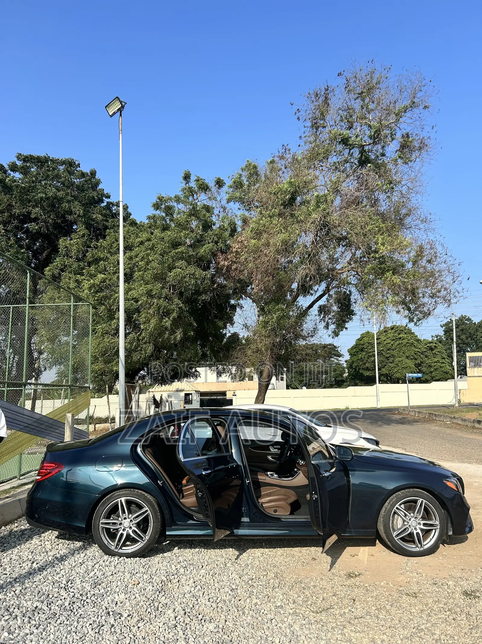 Mercedes-Benz E300 4Matic AWD Sedan (2.0L 4cyl 9A) 2017 Black