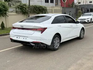 Hyundai Avante 2021 White