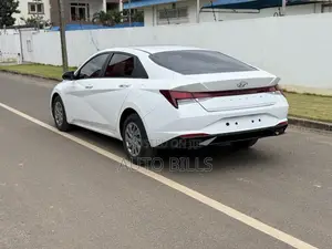 Hyundai Avante 2021 White