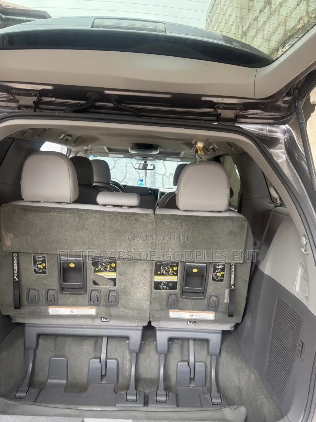 Toyota Sienna XLE Premium 8 Passenger (3.5L 6cyl 8A) 2017 Gray