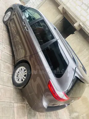 Toyota Sienna XLE Premium 8 Passenger (3.5L 6cyl 8A) 2017 Gray