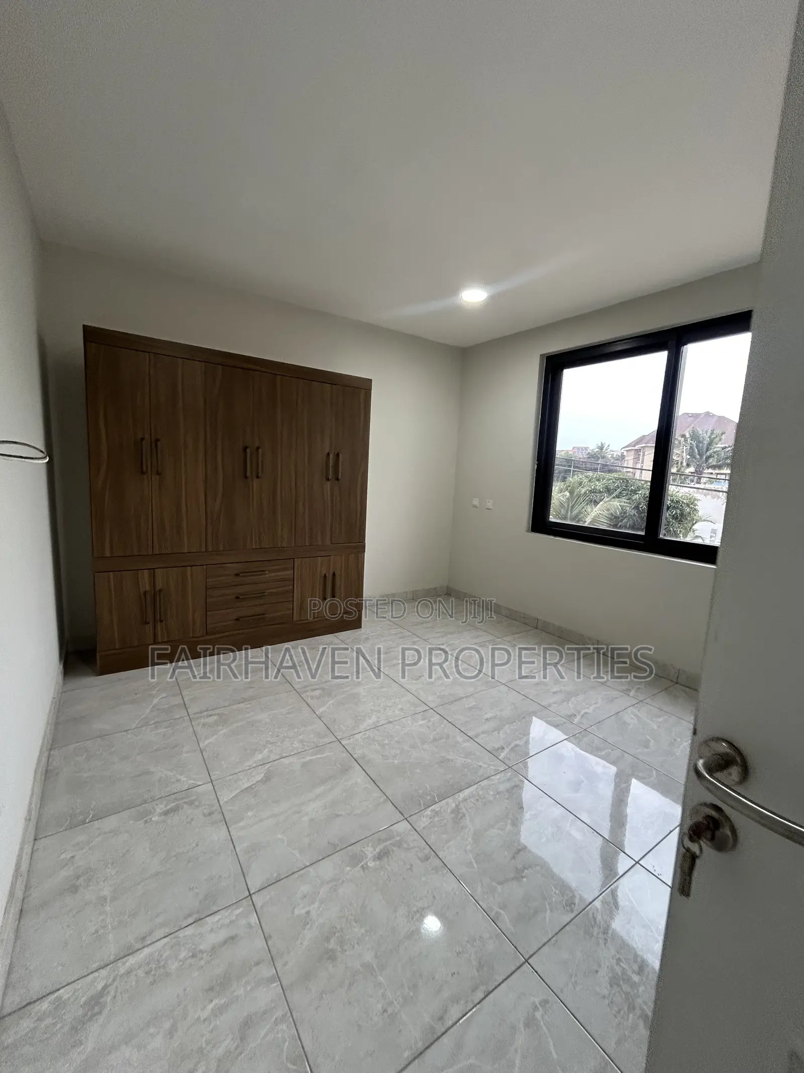 3bdrm Apartment in A&C Mall, East Legon for rent