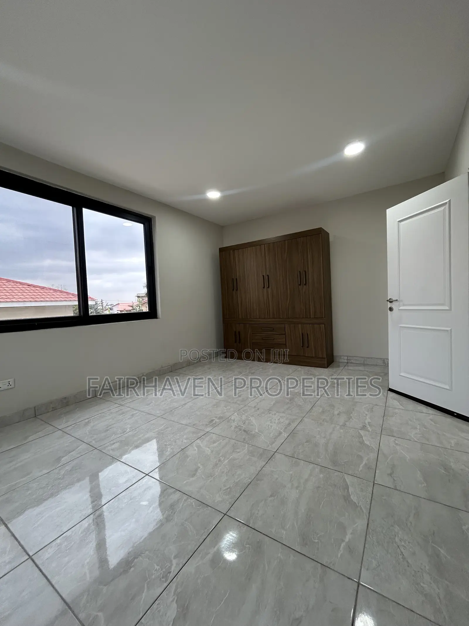 3bdrm Apartment in A&C Mall, East Legon for rent