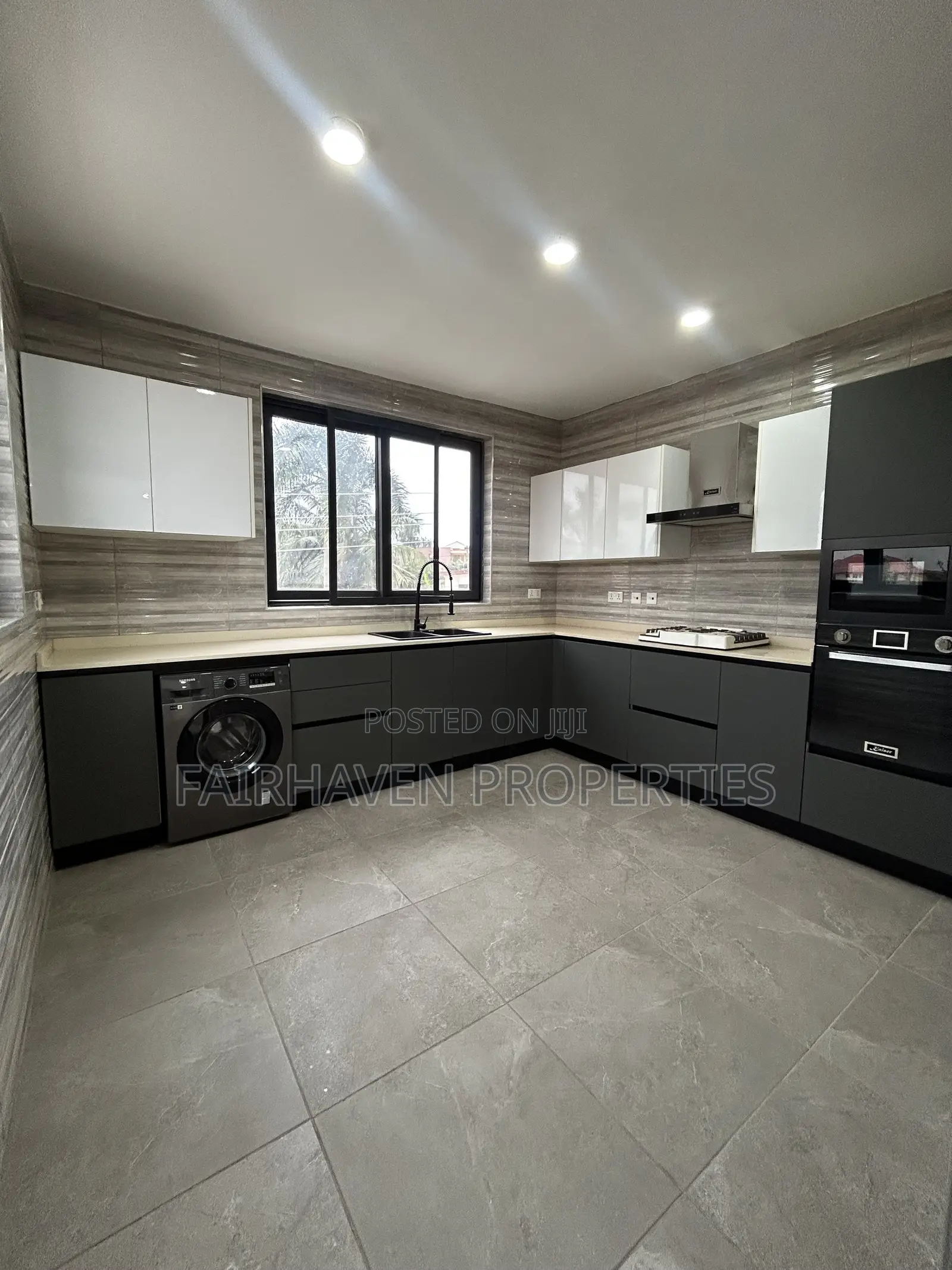 3bdrm Apartment in A&C Mall, East Legon for rent