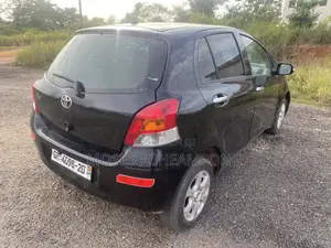 Toyota Vitz 1.0 FWD 3dr 2010 Black