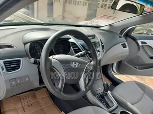 Hyundai Elantra 2016 White