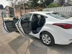 Hyundai Elantra 2016 White