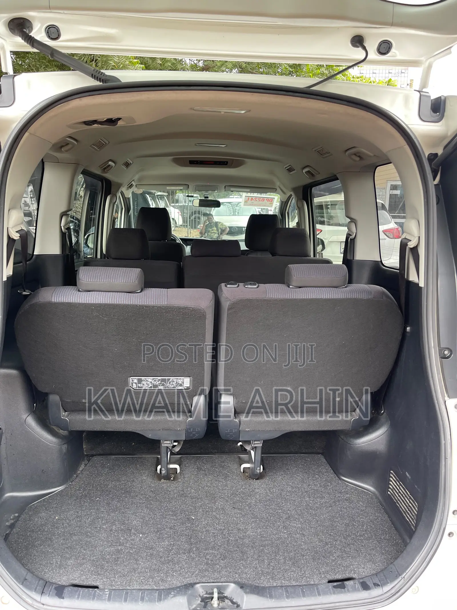 Toyota Voxy X C Package 2WD 8-Seater 2017 White