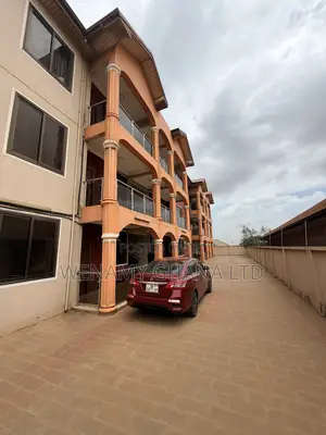 2bdrm Apartment in Community 25 Palace for rent
