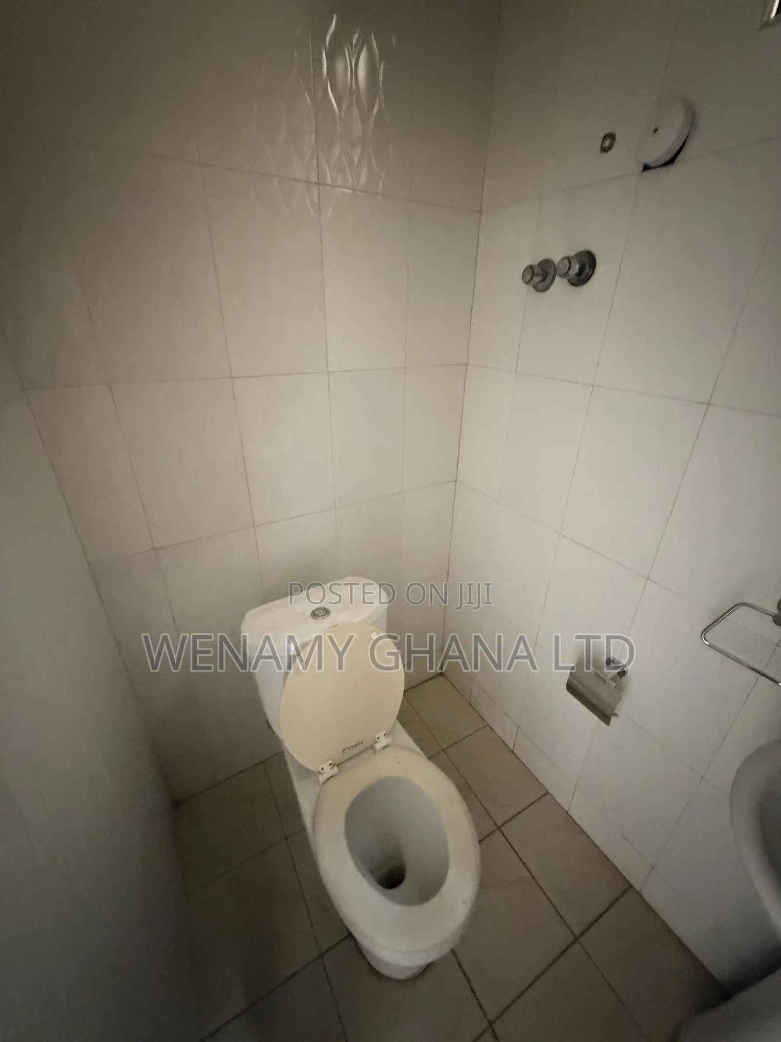 2bdrm Apartment in Community 25 Palace for rent