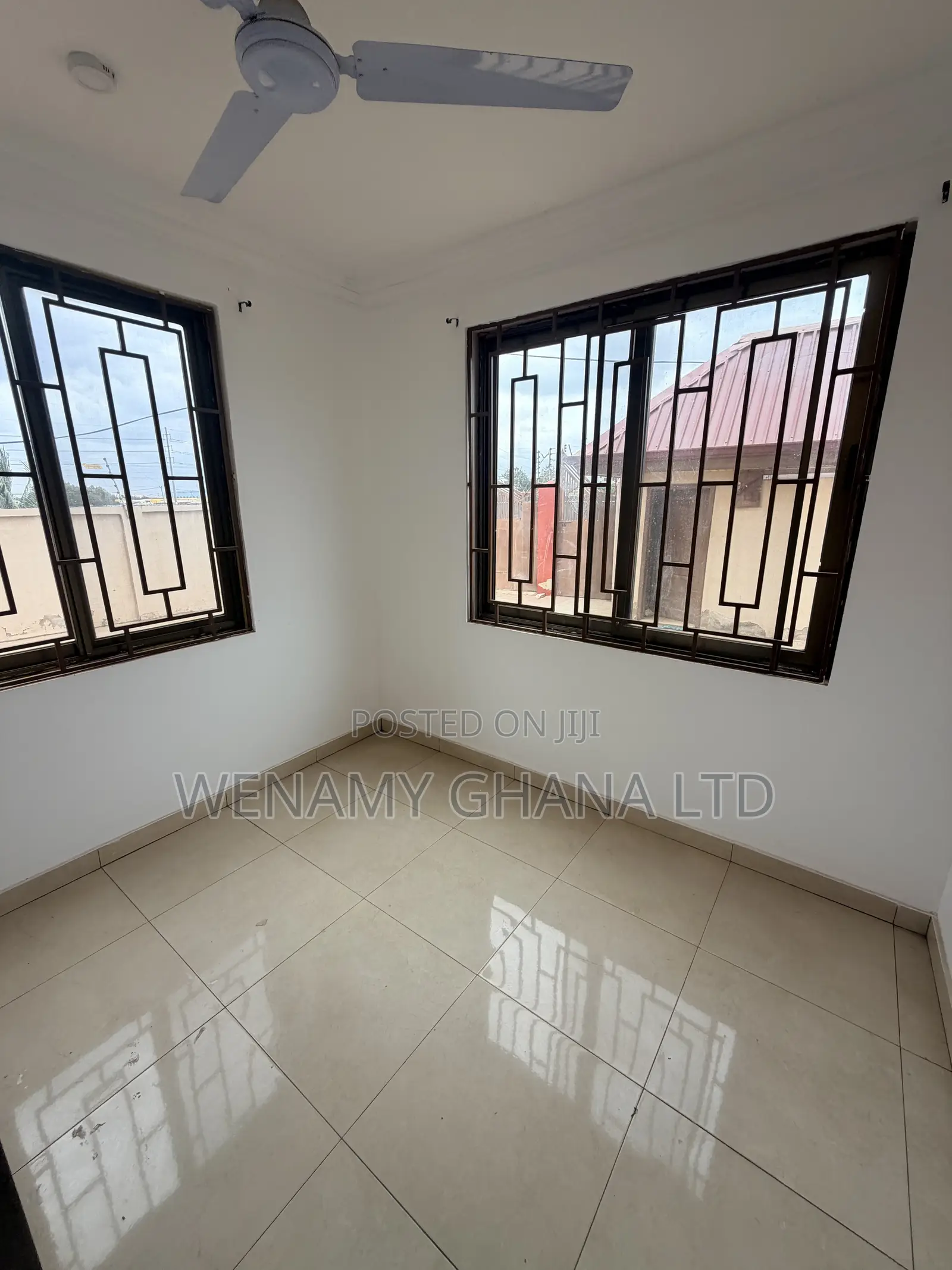2bdrm Apartment in Community 25 Palace for rent