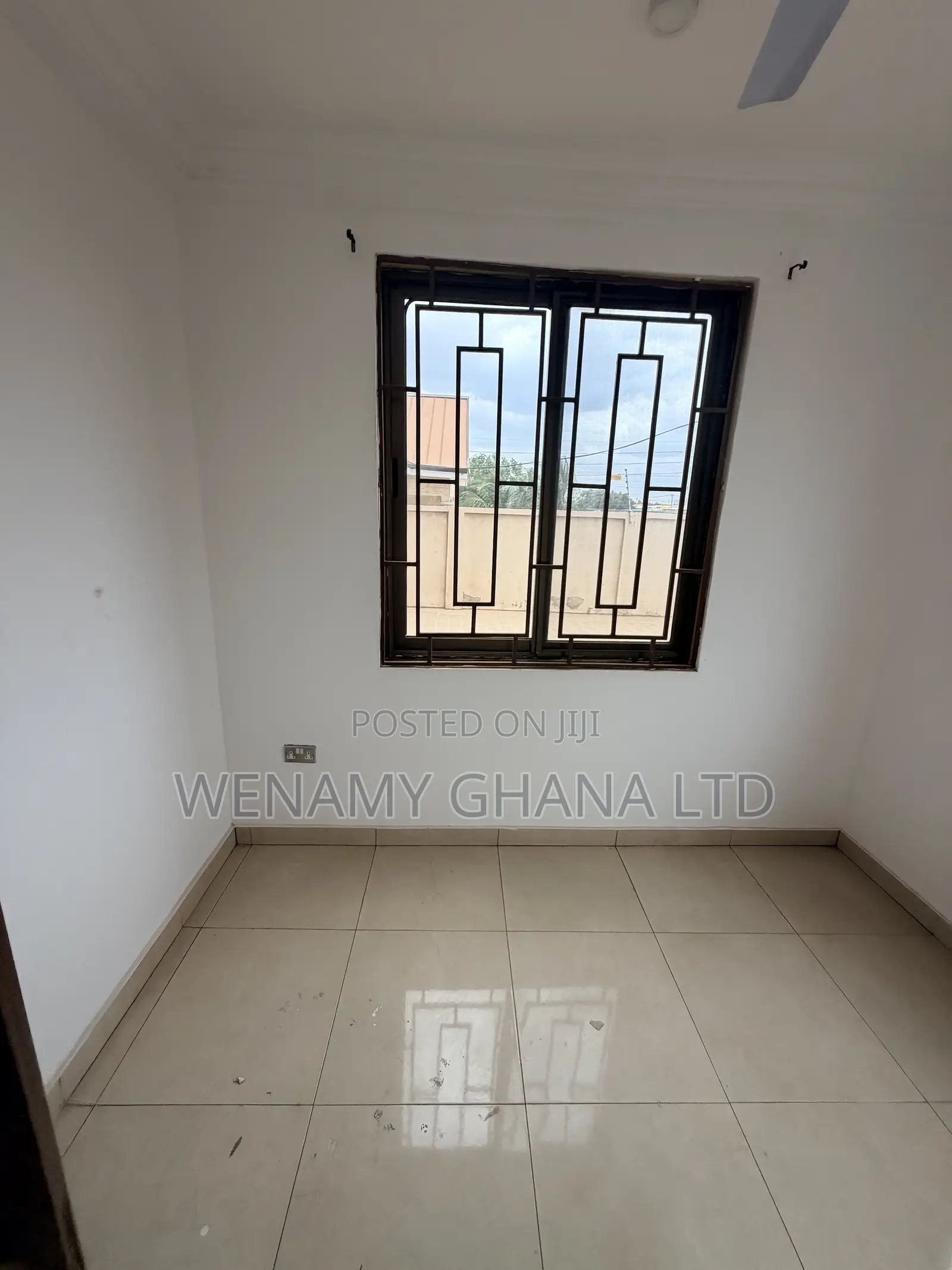 2bdrm Apartment in Community 25 Palace for rent