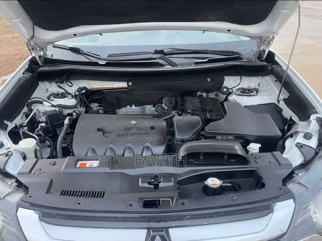 Mitsubishi Outlander SEL AWC 2018 White