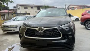 Toyota Highlander XLE AWD 2023 Black