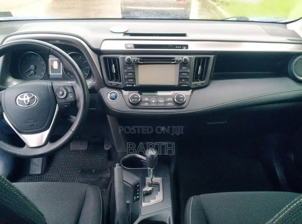 Toyota RAV4 Adventure 4dr SUV AWD (2.5L 4cyl 6A) 2018 White