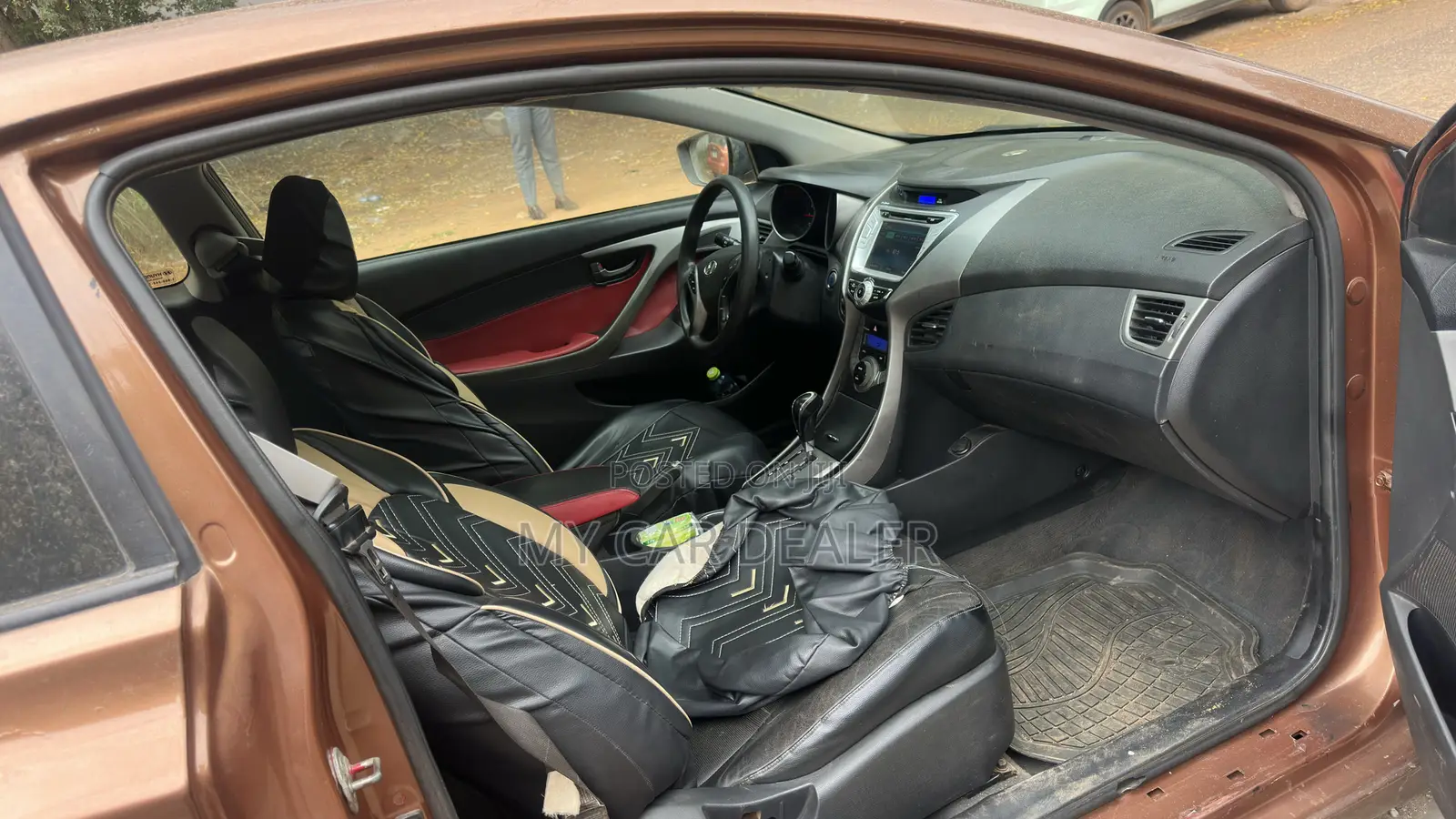 Hyundai Elantra SE Coupe FWD (1.8L 4cyl 6A) 2013 Brown
