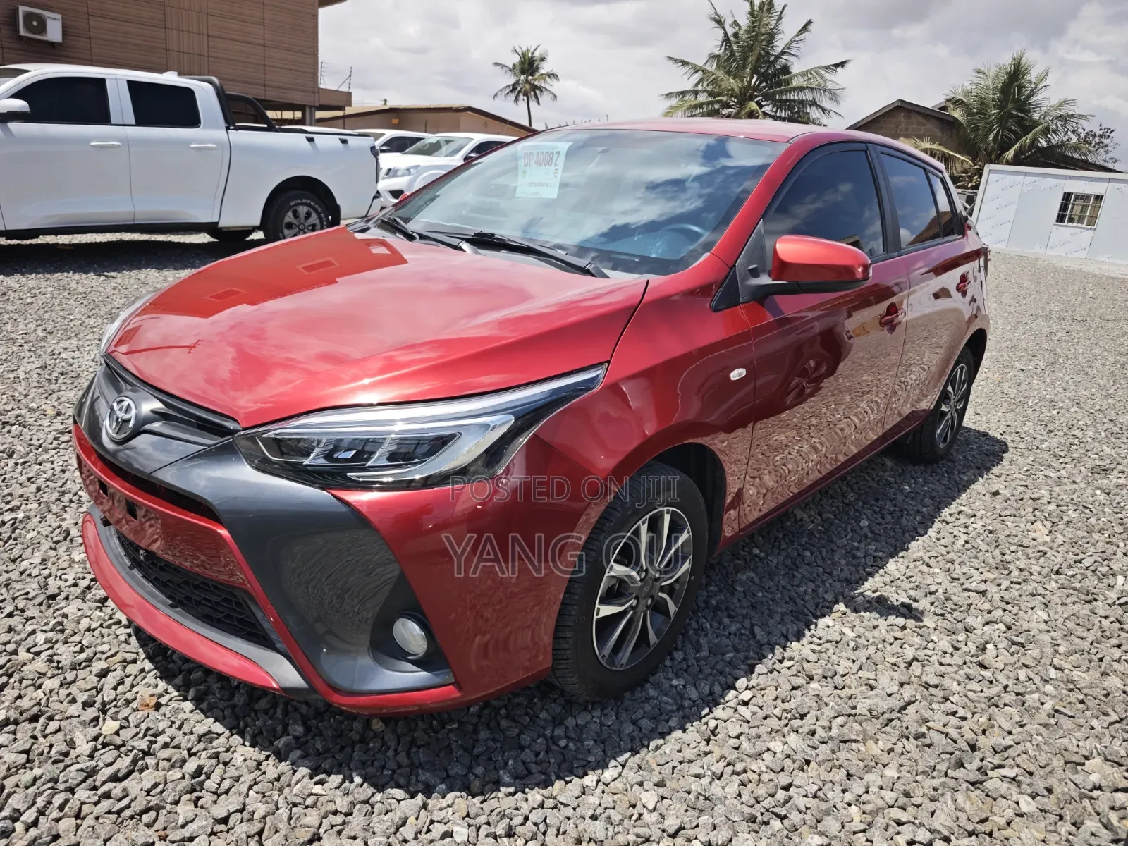 Toyota Yaris 1.5 Sedan XLE 2020 Red
