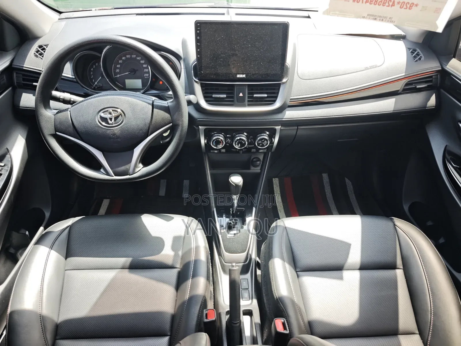 Toyota Yaris 1.5 Sedan XLE 2020 Red
