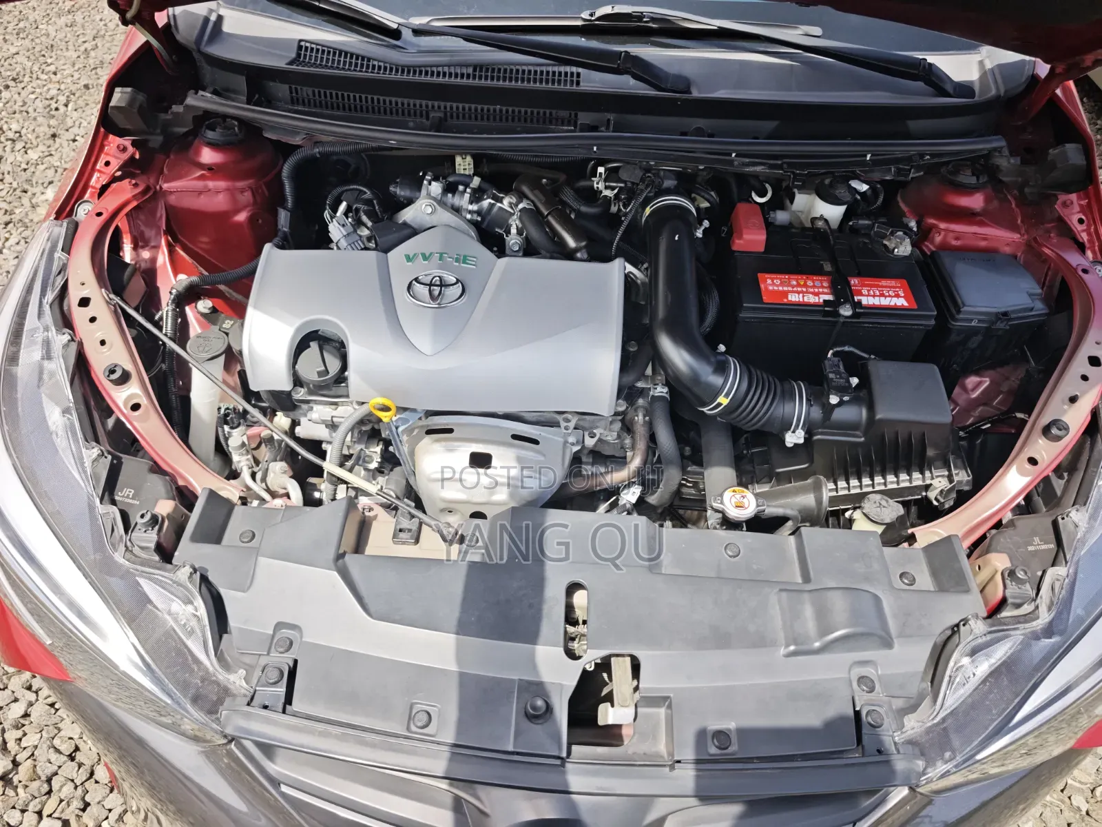 Toyota Yaris 1.5 Sedan XLE 2020 Red