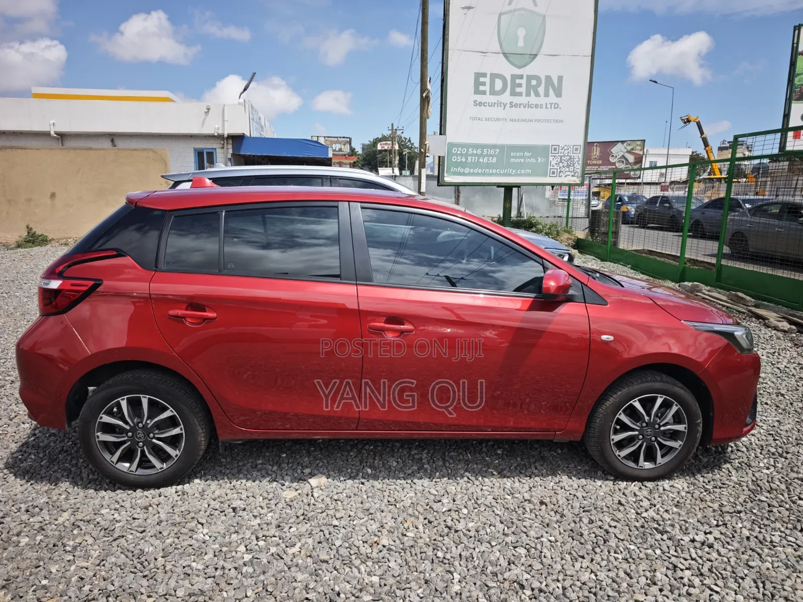 Toyota Yaris 1.5 Sedan XLE 2020 Red