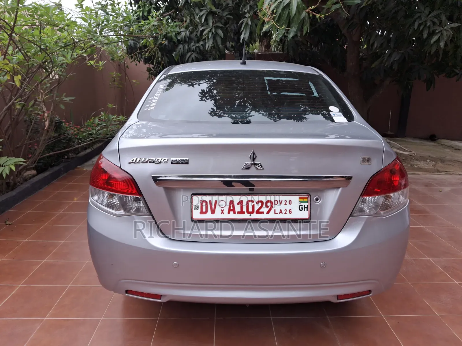 Mitsubishi Attrage 2016 Silver