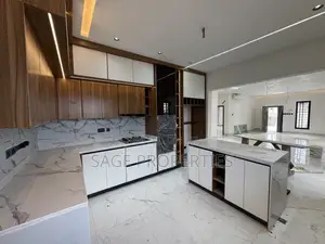 3bdrm House in Lake Side Estate for sale