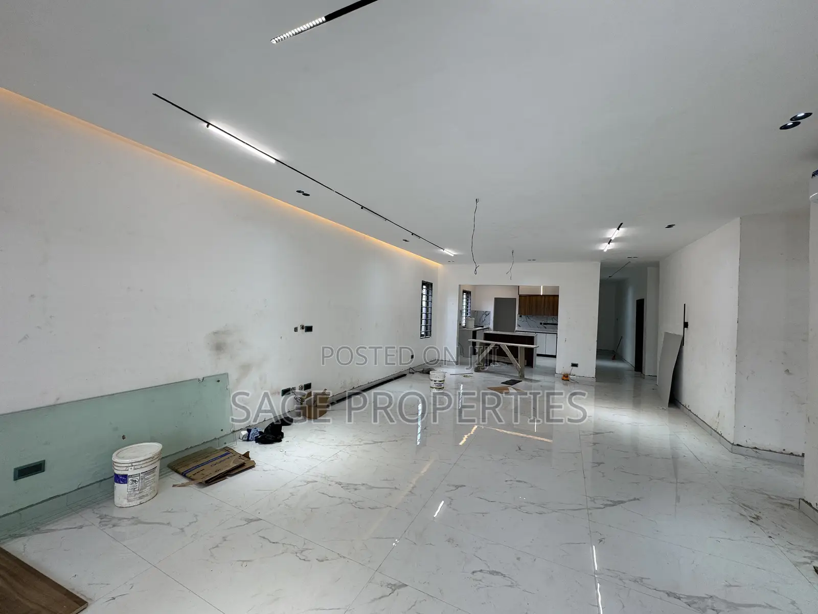 3bdrm House in Lake Side Estate for sale