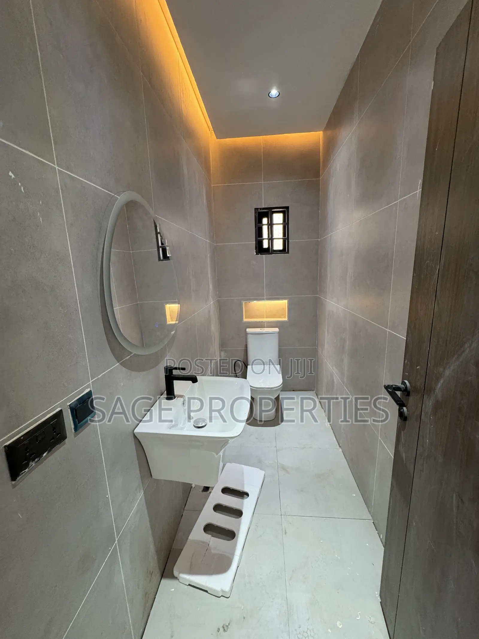 3bdrm House in Lake Side Estate for sale