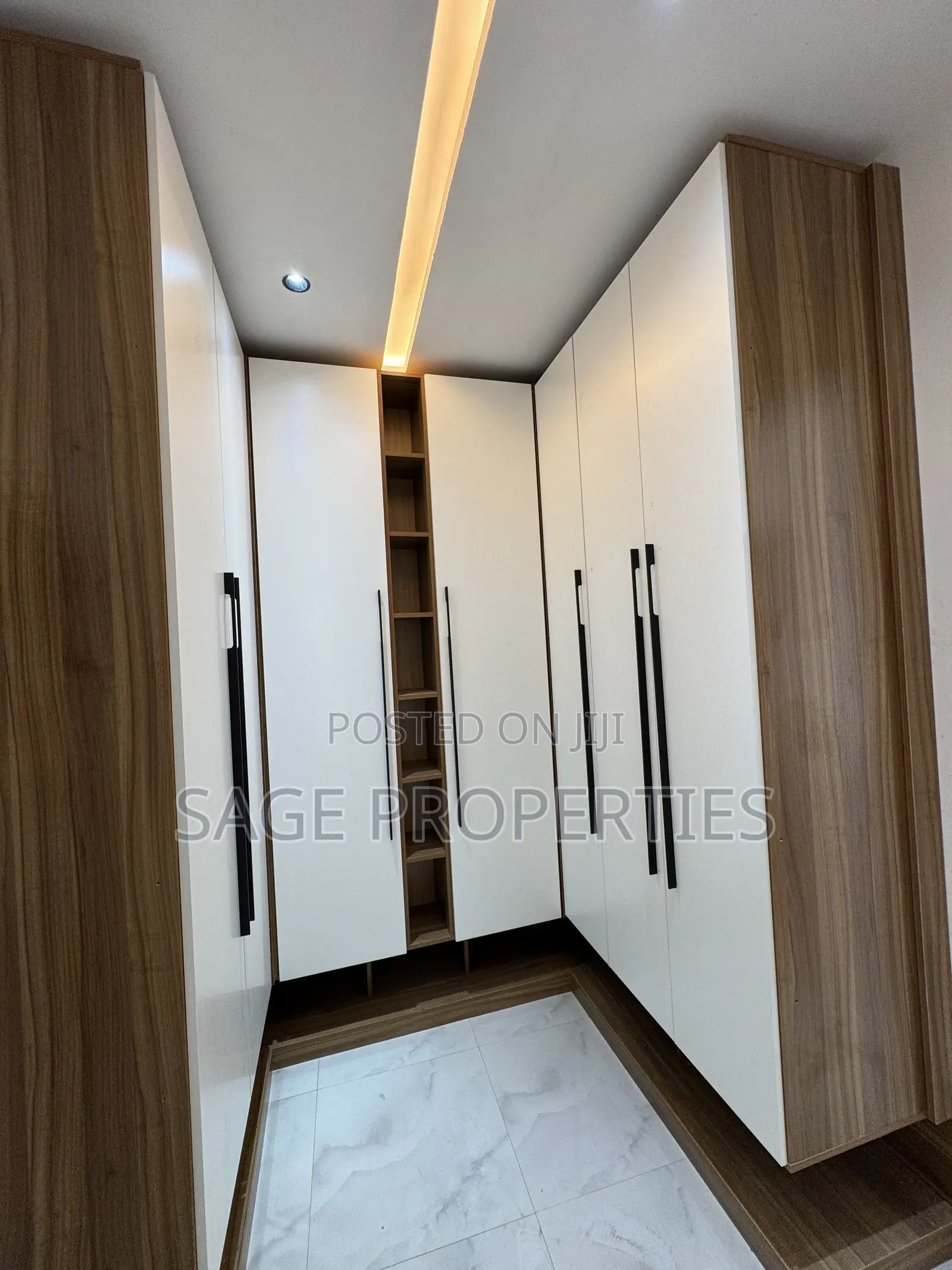 3bdrm House in Lake Side Estate for sale