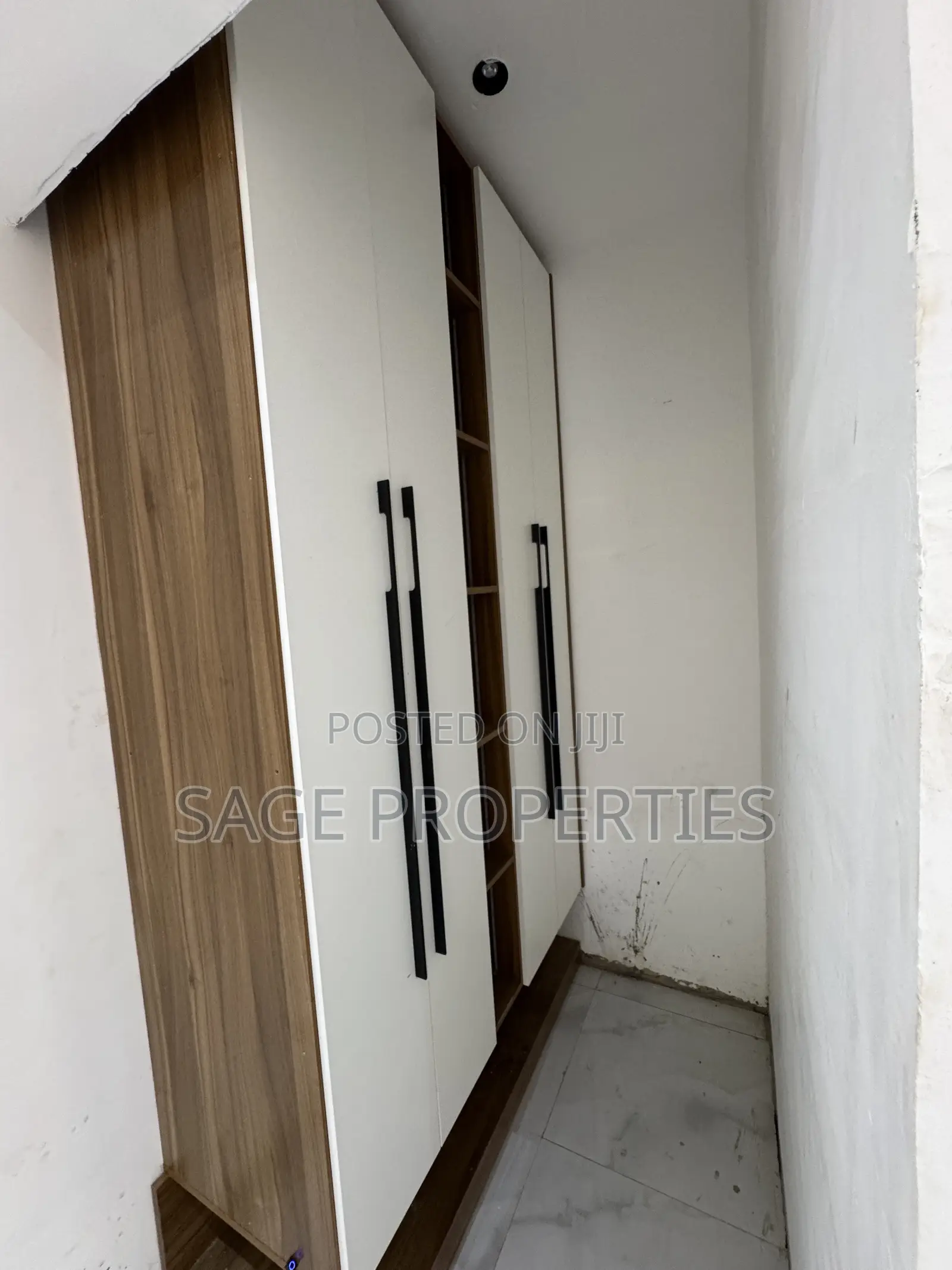 3bdrm House in Lake Side Estate for sale