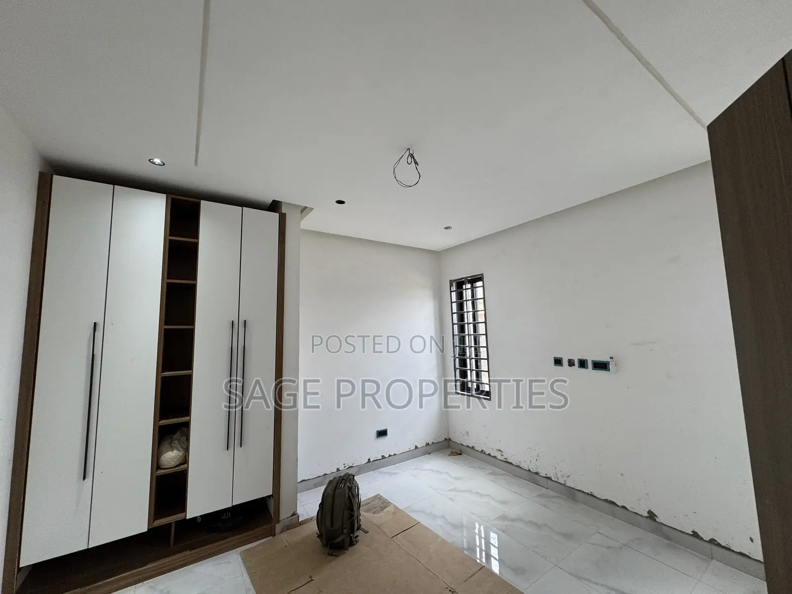 3bdrm House in Lake Side Estate for sale