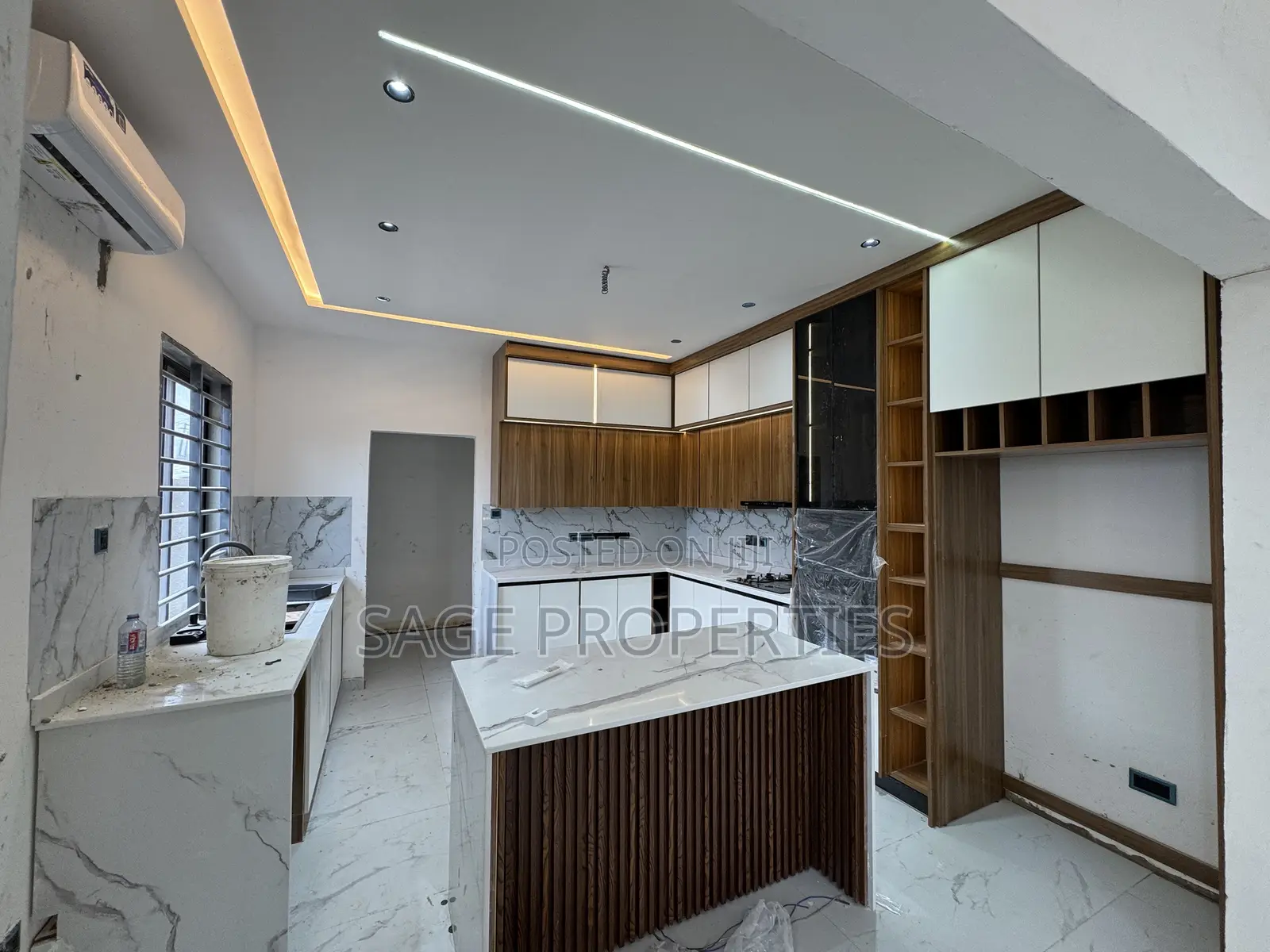 3bdrm House in Lake Side Estate for sale