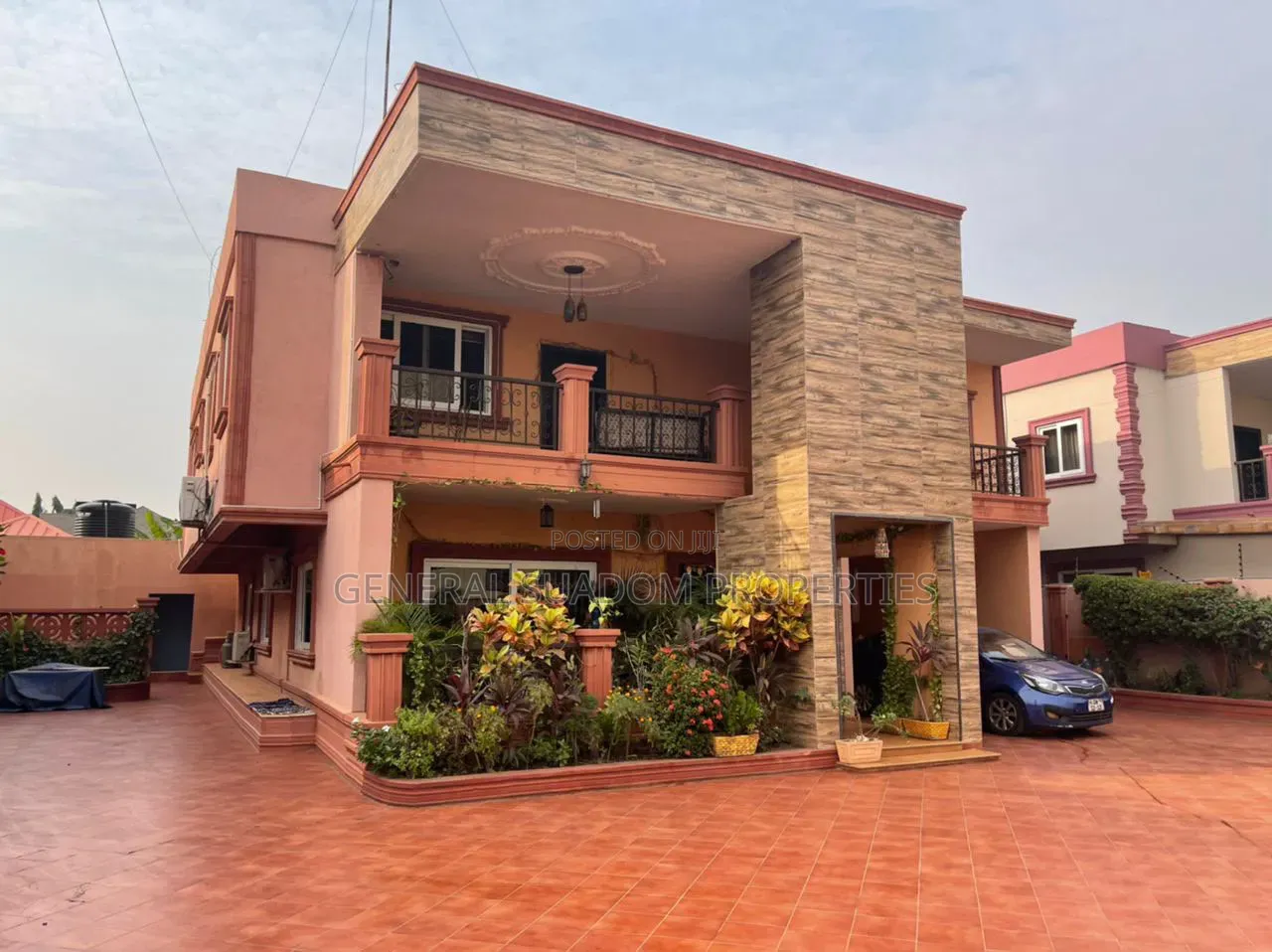 4bdrm Duplex in East Street, Boundary Road Area for sale