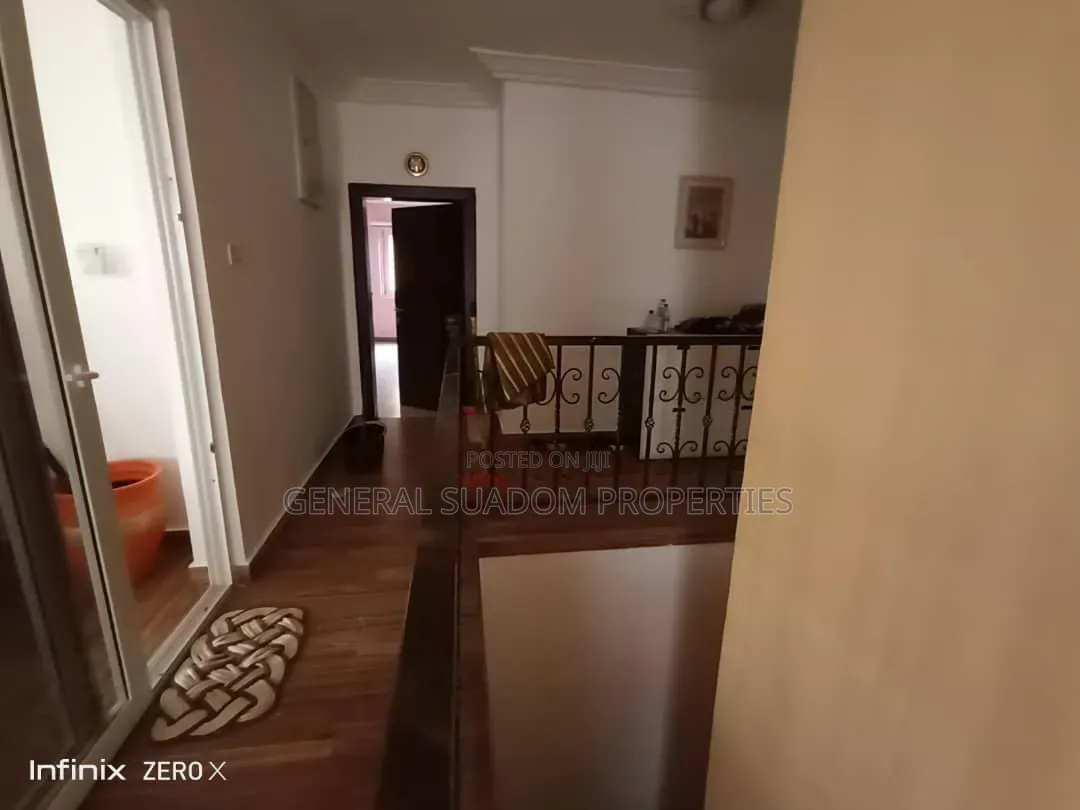 4bdrm Duplex in East Street, Boundary Road Area for sale