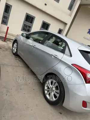 Hyundai Elantra Limited 4dr Sedan (1.8L 4cyl 6A) 2015 Silver