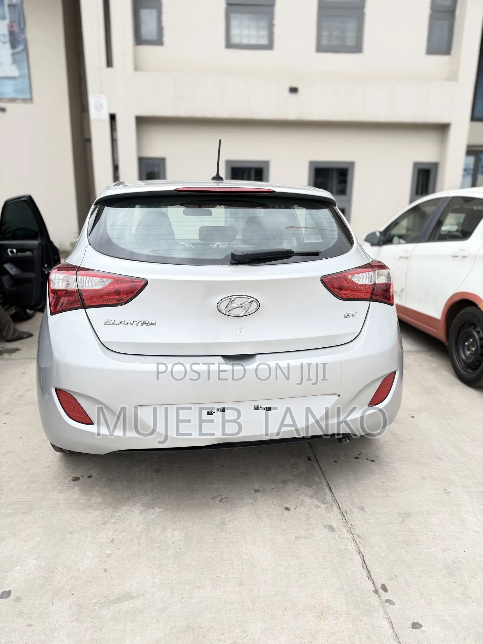 Hyundai Elantra Limited 4dr Sedan (1.8L 4cyl 6A) 2015 Silver