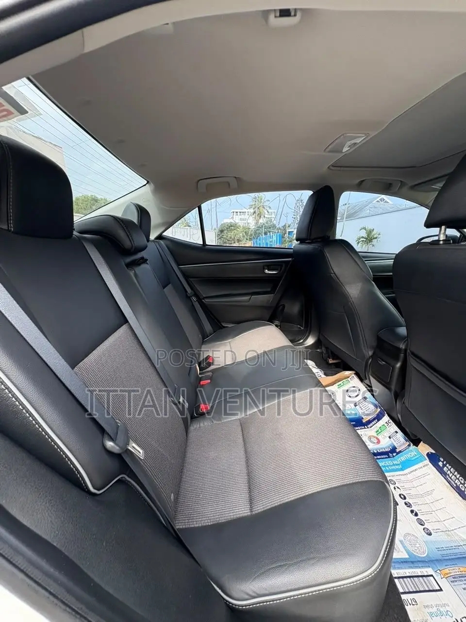 Toyota Corolla S 4dr Sedan (1.8L 4cyl CVT) 2016 White
