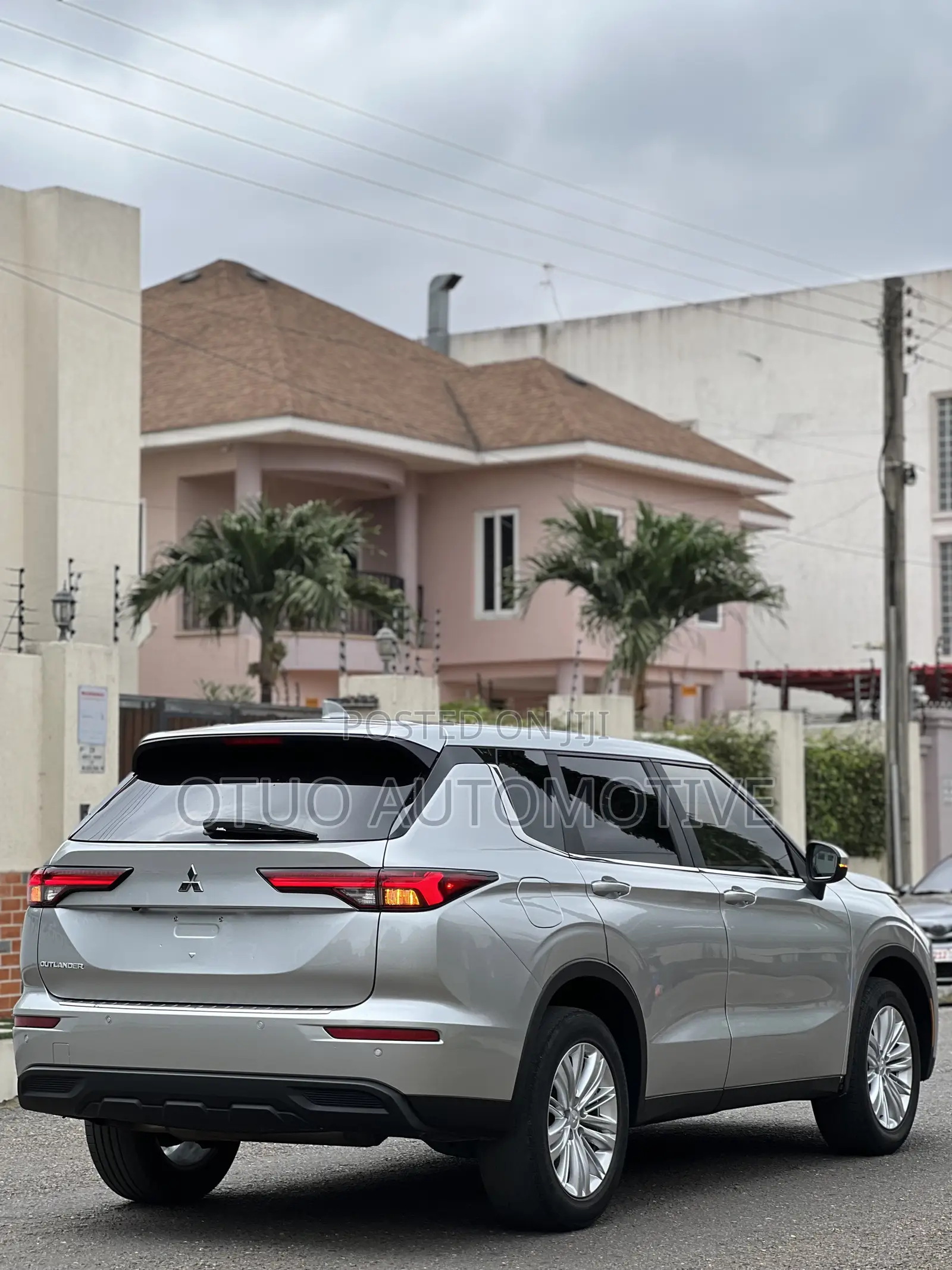 Mitsubishi Outlander 2021 Silver