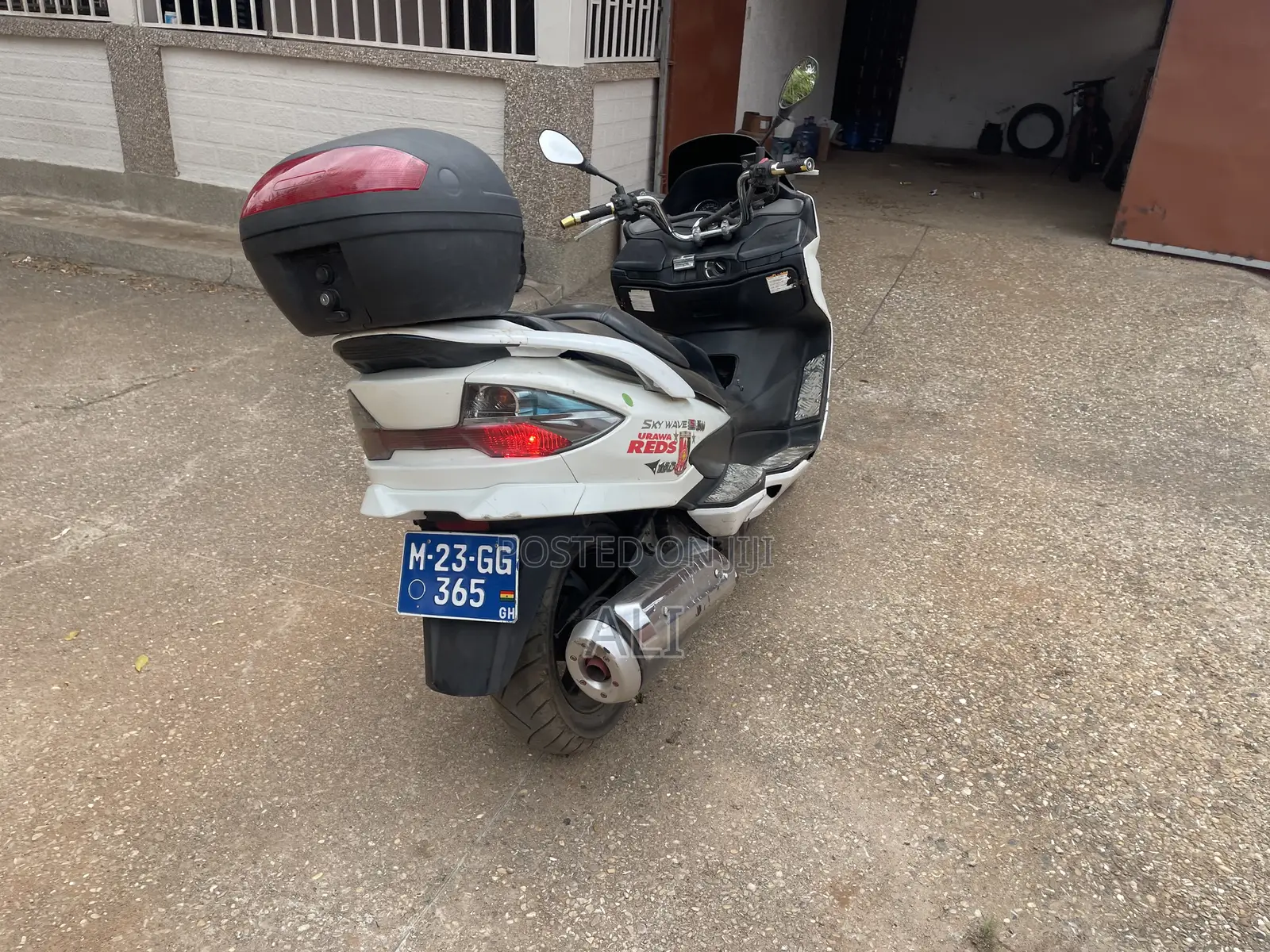 Suzuki Burgman 2012 White