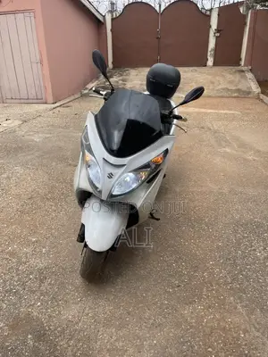 Suzuki Burgman 2012 White