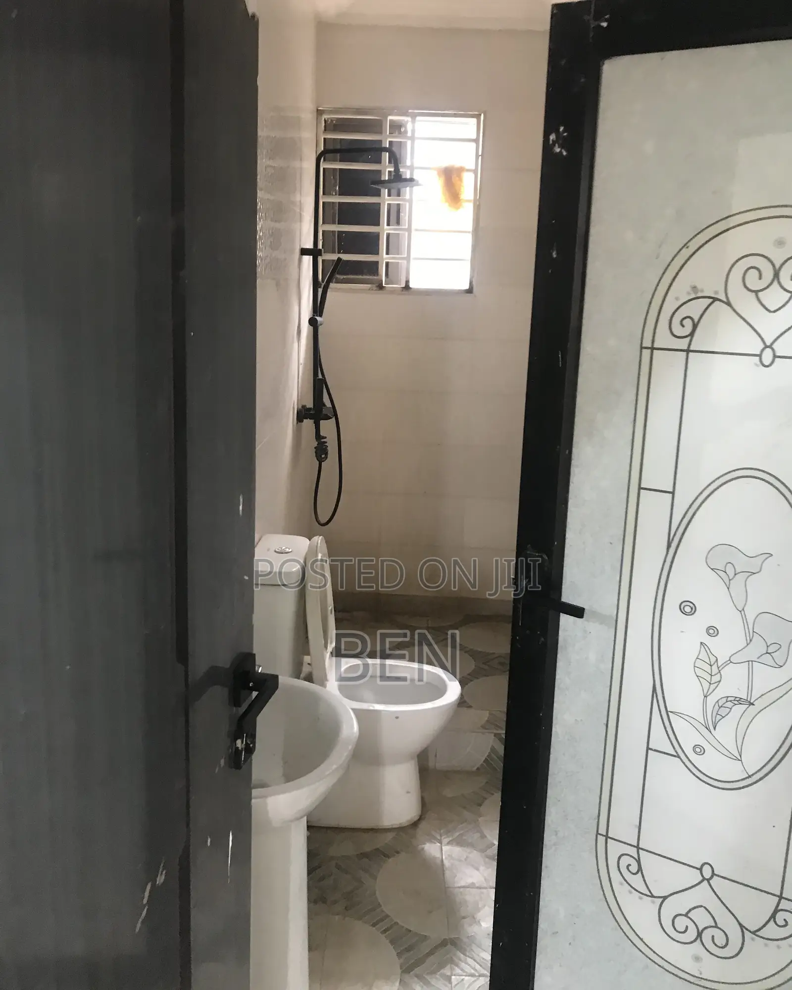1bdrm Apartment in Isreal Alhaji, Mile 7 for rent